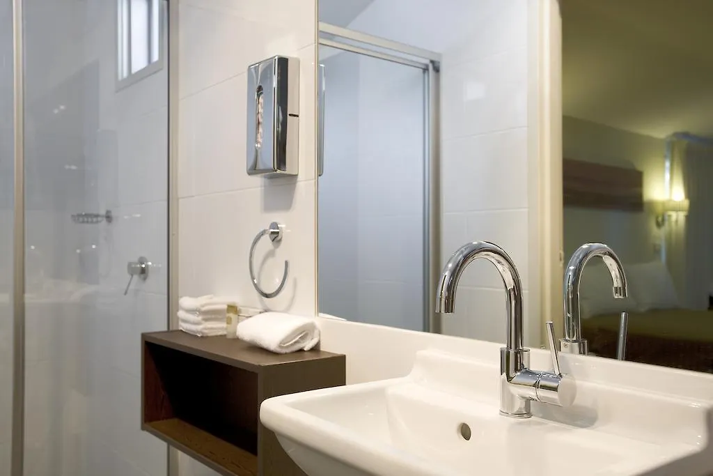 Hotel Ibis Styles Canberra Tall Trees