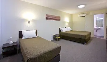 Ibis Styles Canberra Tall Trees 4*,