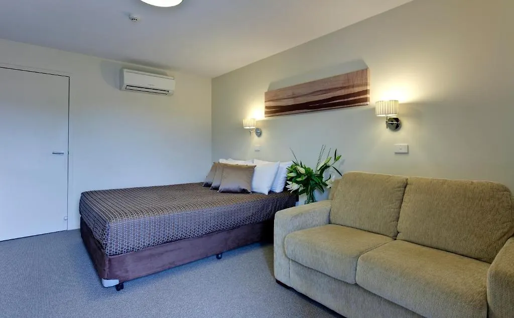 Ibis Styles Canberra Tall Trees 4*,