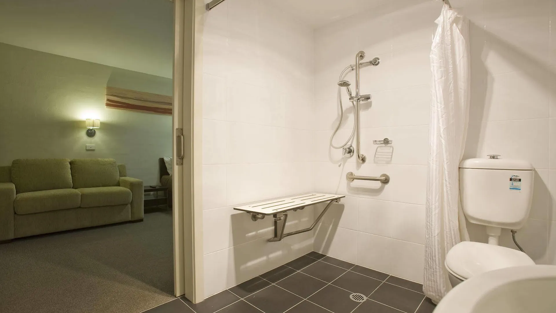Ibis Styles Canberra Tall Trees