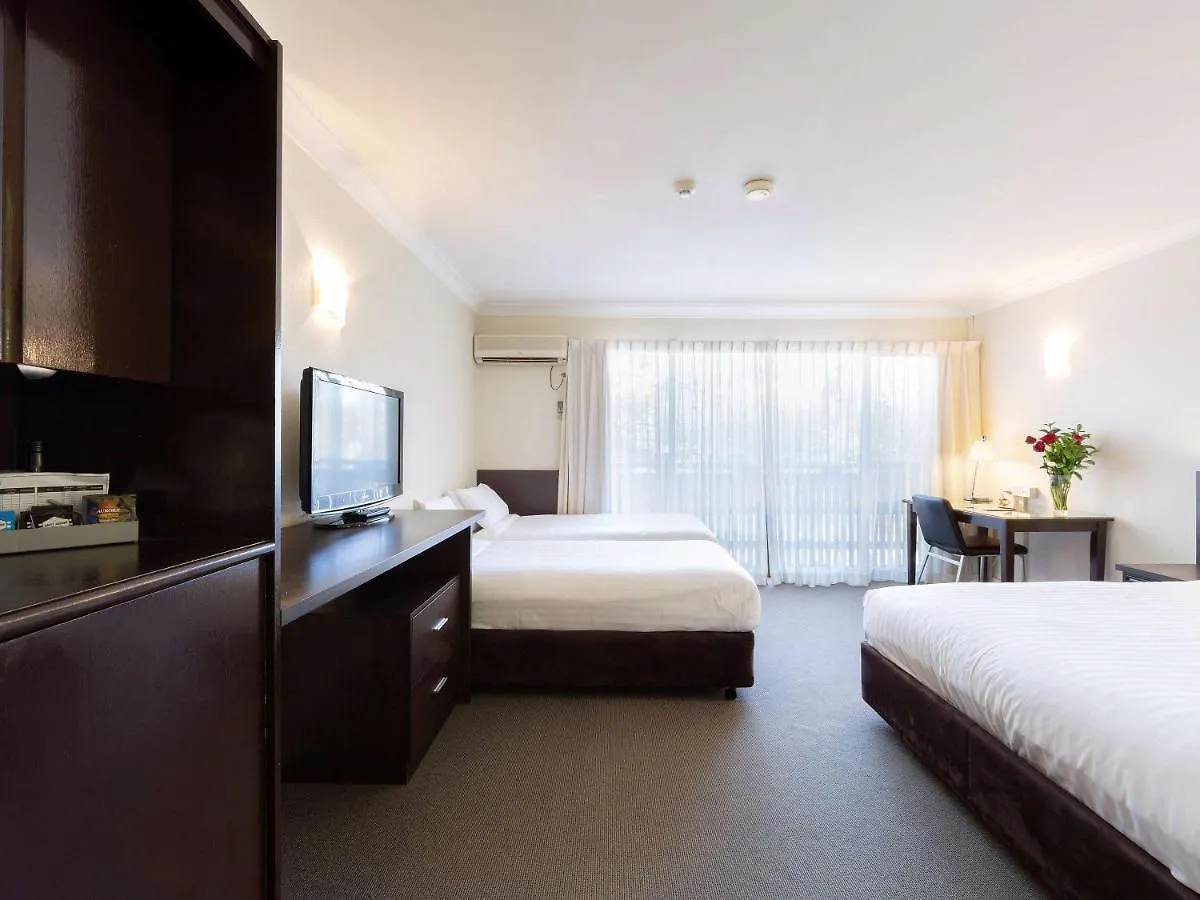 Ibis Styles Canberra Tall Trees