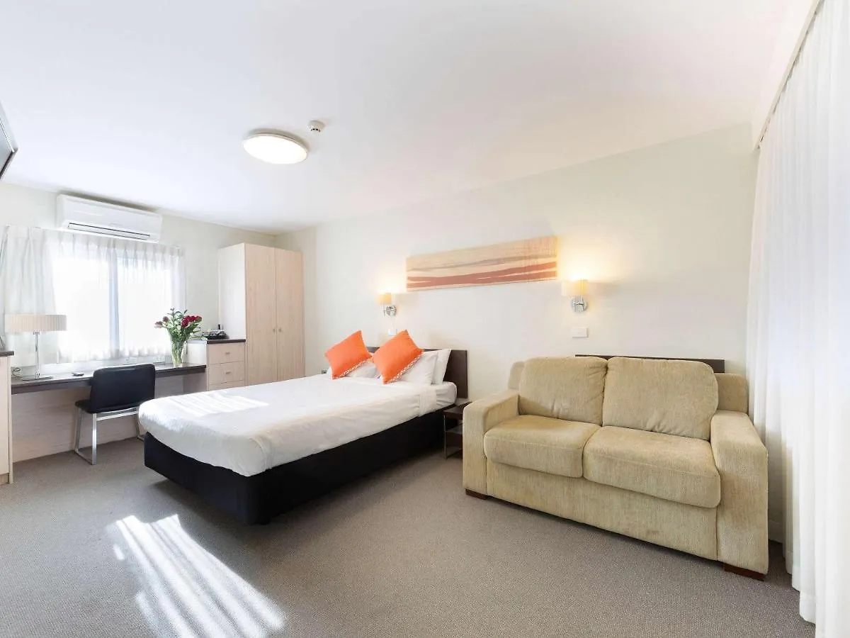 Ibis Styles Canberra Tall Trees